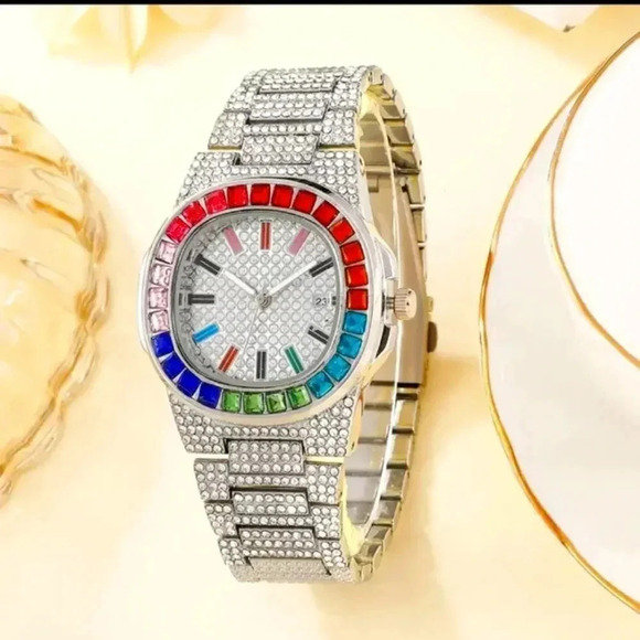 Rhinestone Decor Round Quartz Watch &  Bracelet...NWT - Picture 5 of 7